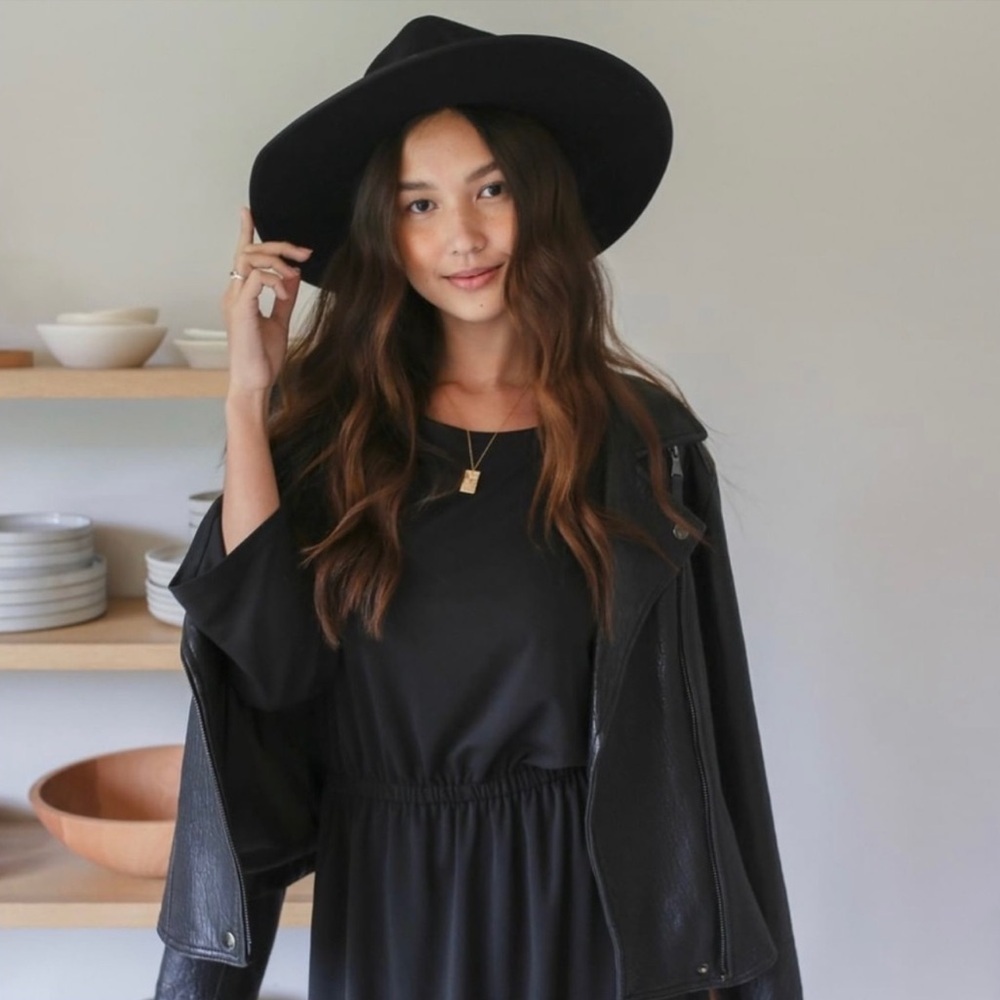 EMMA KNUDSEN • Sawyer Dress in Black - Picture 2 of 10